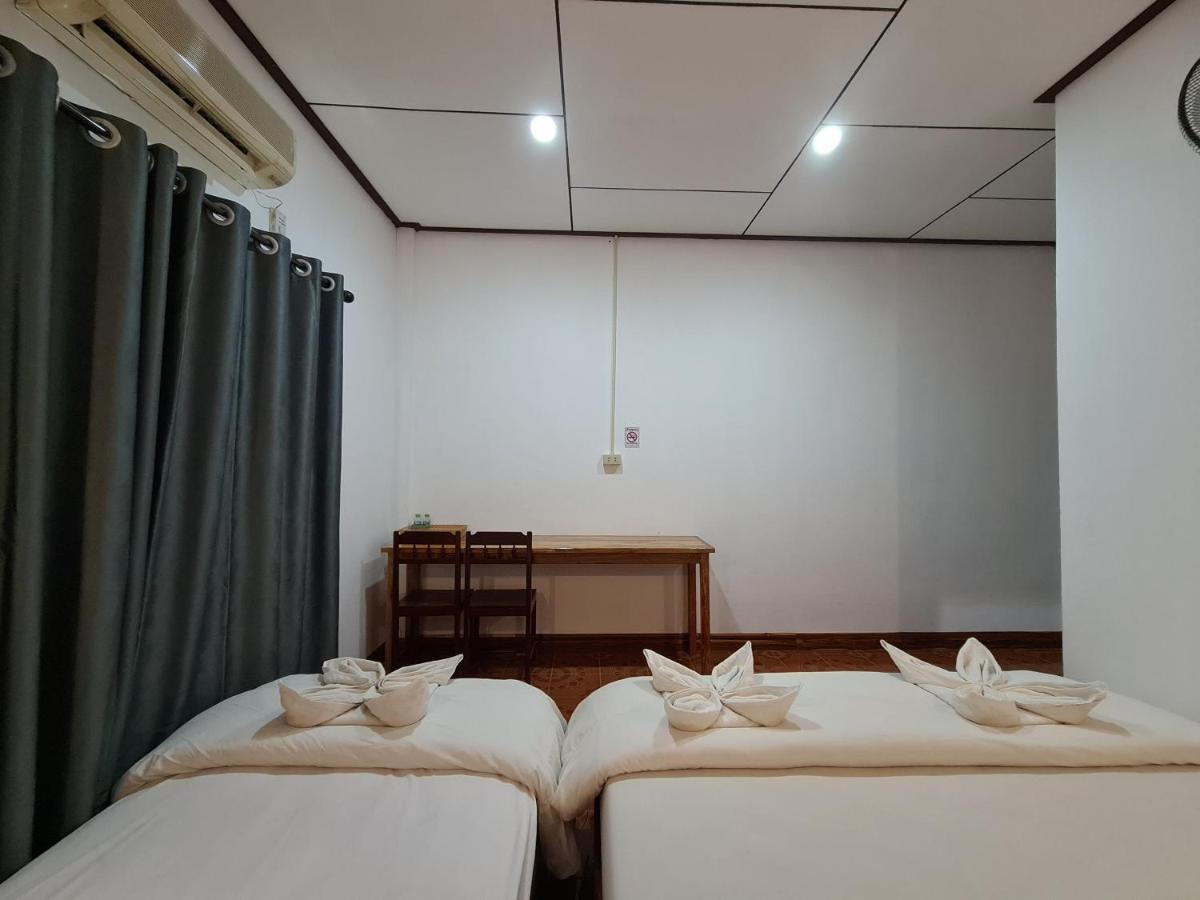 Saphaothong Guesthouse Ванг-Виенг Экстерьер фото