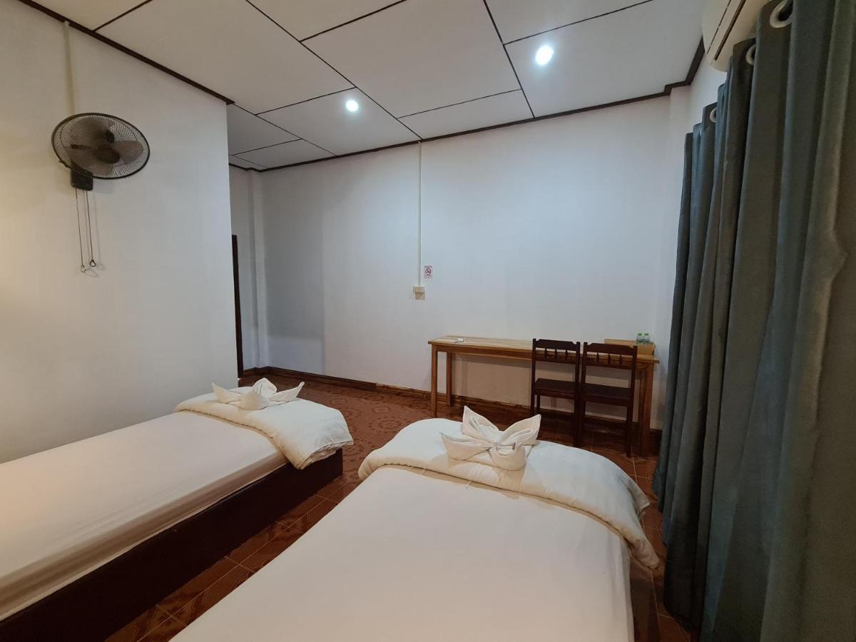 Saphaothong Guesthouse Ванг-Виенг Экстерьер фото