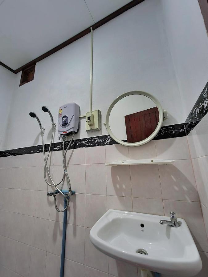Saphaothong Guesthouse Ванг-Виенг Экстерьер фото