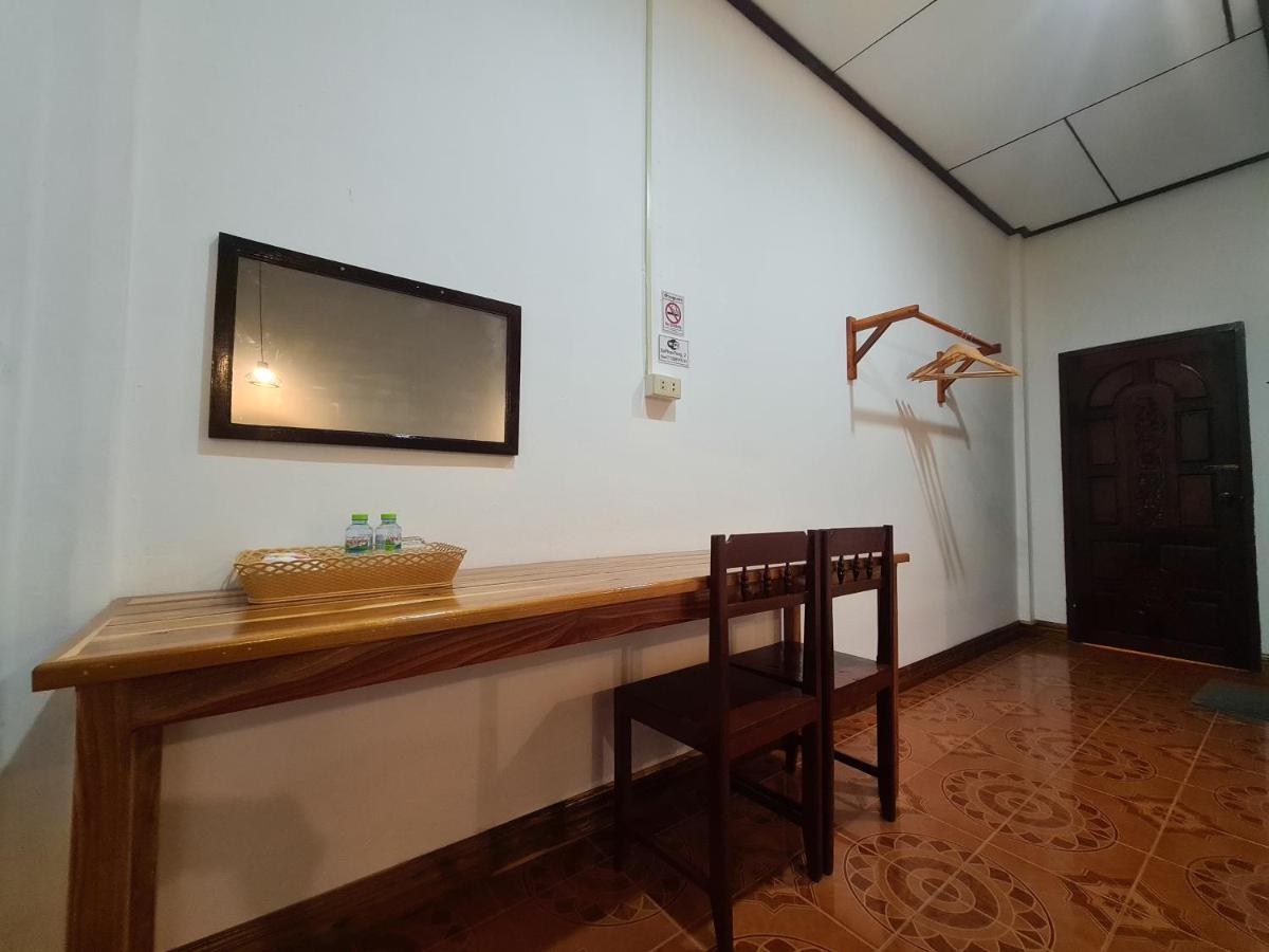 Saphaothong Guesthouse Ванг-Виенг Экстерьер фото