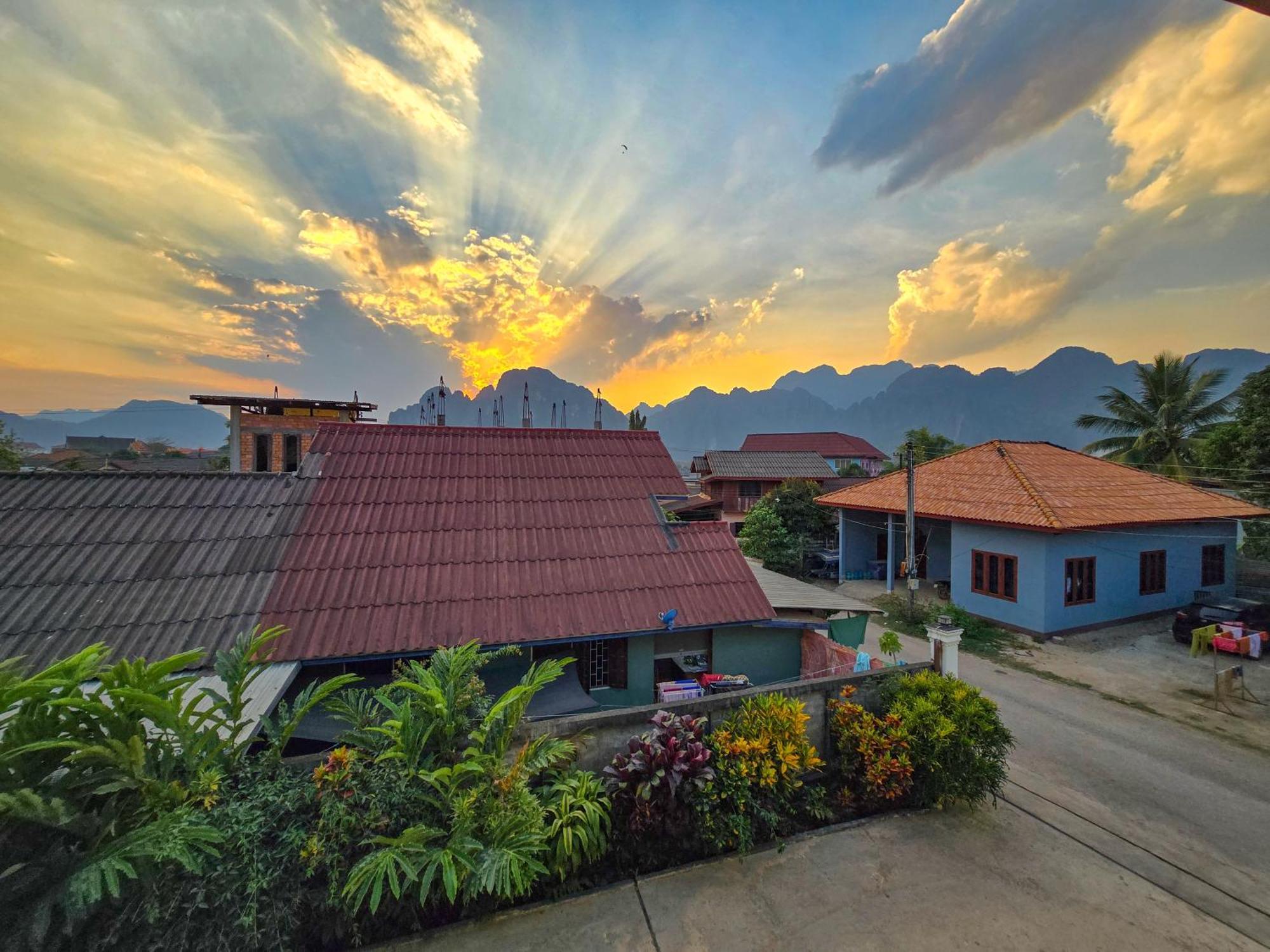 Saphaothong Guesthouse Ванг-Виенг Экстерьер фото