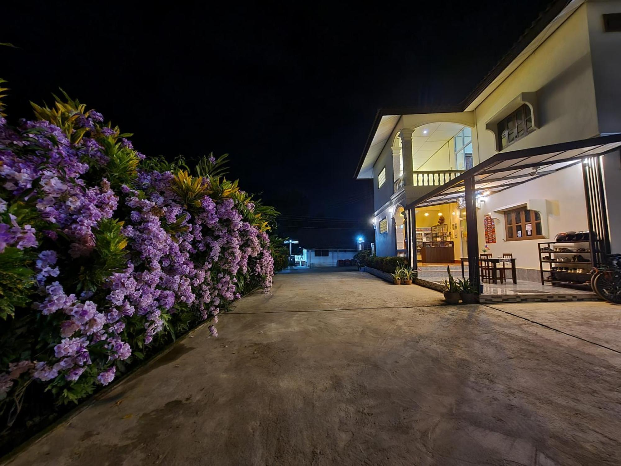 Saphaothong Guesthouse Ванг-Виенг Экстерьер фото