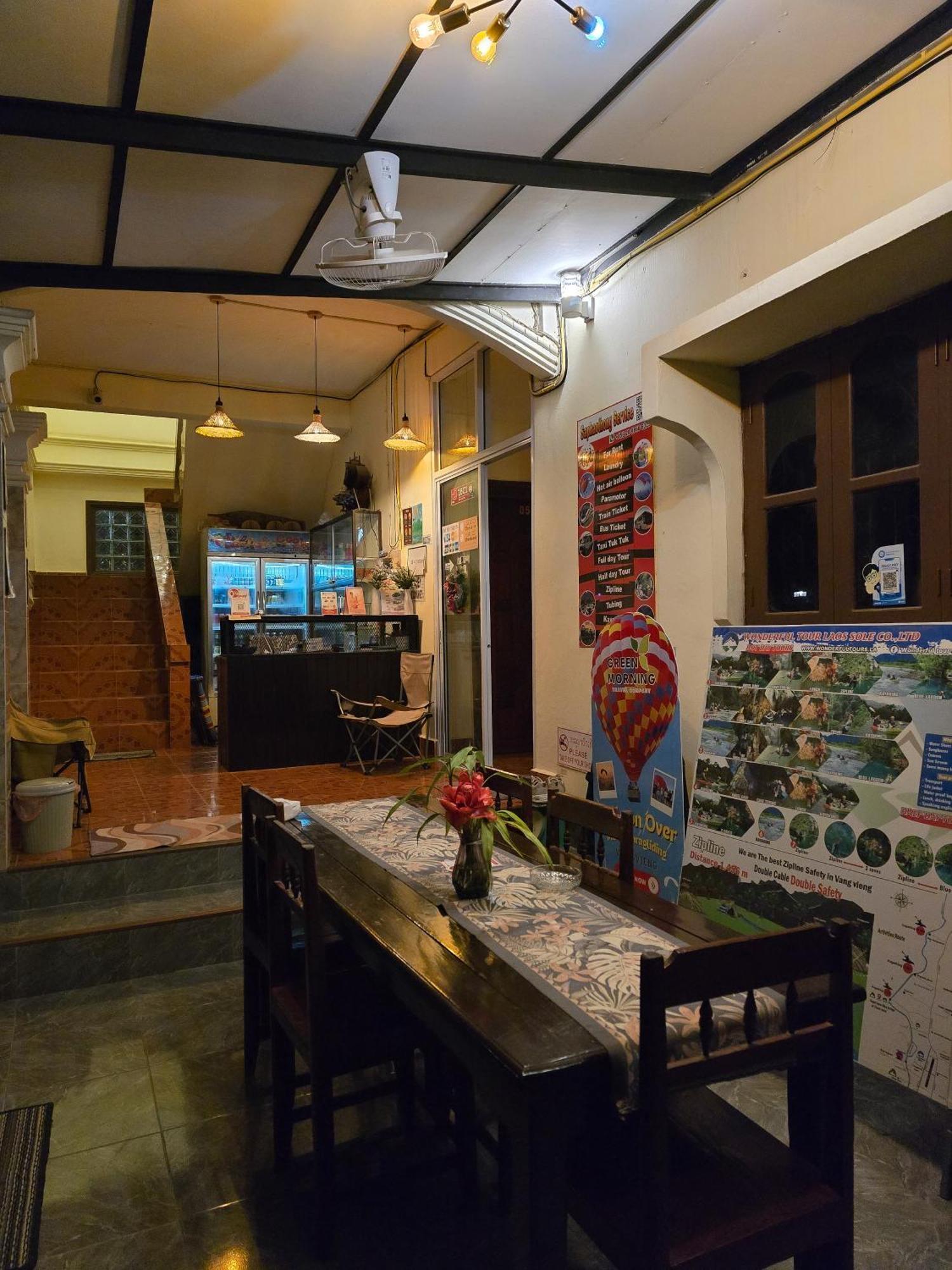 Saphaothong Guesthouse Ванг-Виенг Экстерьер фото